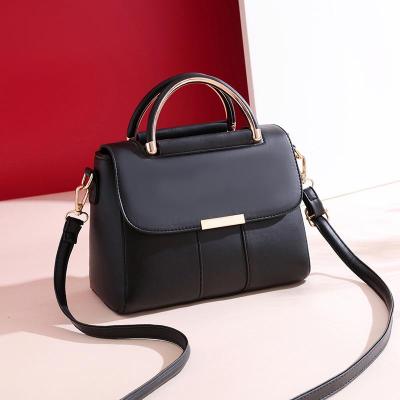 China 2022 European and American fashion one-shoulder summer small women's portable messenger bag popular water-resistant women's bag for sale