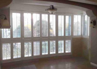 China Wooden Window Plantation Shutters  Side Hinged Sunburst Shape For Apartment for sale