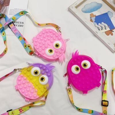 China Hot Sale Fashion Cartoon Silicone Wallets Kids Toy Change Coin Bags Push Chain Pop It Pinch for sale