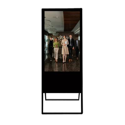 Cina 2022 Indoor New Type 49 Inch Indoor Floor Standing Portable Digital Signage LCD Advertising Display in vendita