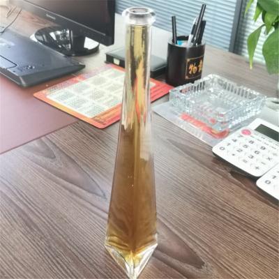 China New Design 500ml Eco-friendly Empty Liquor Bottle Weighs 580g Hard Liquor Bottle For Vodka/Whiskey/Wine/Rum With Fast Delivery for sale