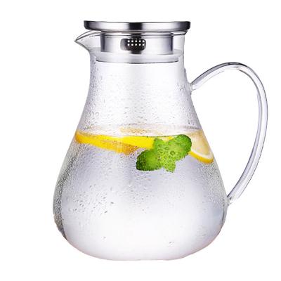 China Klare ausgeglichenes Glas-Wasser-Pitcher-Eistee-Karaffe mit Edelstahl-Deckel zu verkaufen