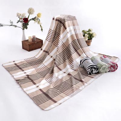 China Magnetic Wholesale Solid Polyester Fleece Blanket Custom Soft 100% Throw Blanket for sale