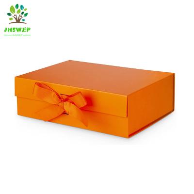 China Custom Luxury Recycled Materials Personalizadas Sliver Foldable Cardboard Packaging Gift Magnetic Paper Box for sale