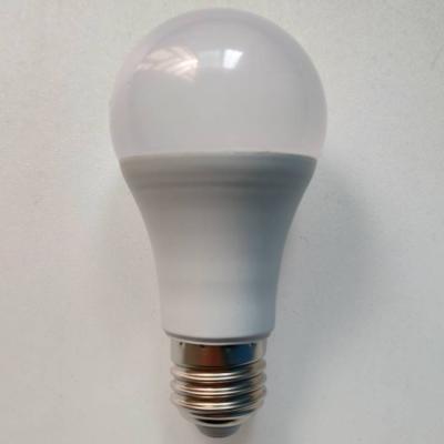 Chine L'ampoule 7W 9W 12W E27 6000K de LED a mené l'ampoule pour l'éclairage à la maison à vendre