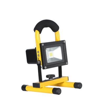 China Portable Outdoor Waterproof Garden IP65 66 10w 20w 30w 50w Rechargeable Camping LED Flood Light for sale