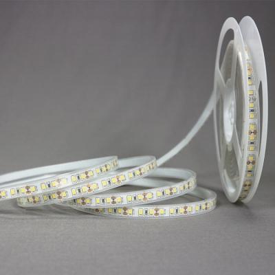 China RGB LED Strip Light IP65 Waterproof 140lm/w 120 degree SMD 2835 LED chips CE certification en venta