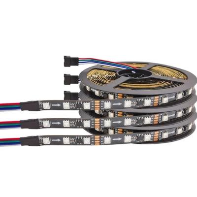 Cina Hot Item RGB LED Strip Light with 3000K-6000K Color Temperature Options 12VDC Input Voltage in vendita