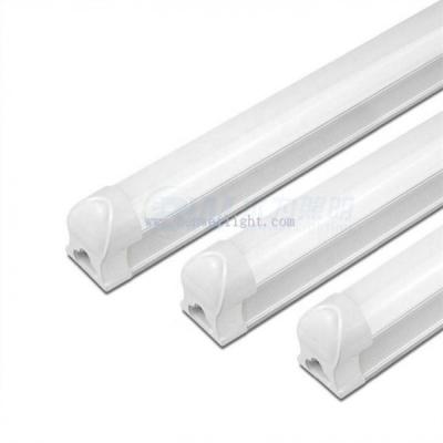 Chine luminosité intégré par T8 de la lumière 6500K de tube de 4ft 8ft LED intense à vendre