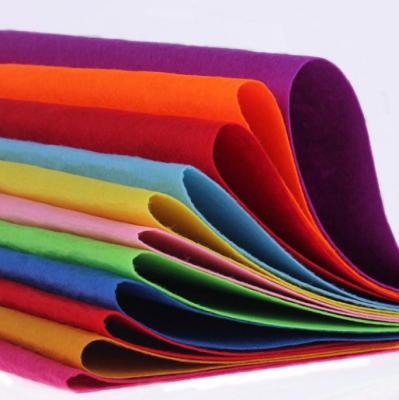 China Waterproof 100% Polyester Felt 200g 400g 600g Colored Nonwoven Needle Punched Felt for sale