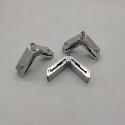 Chine Porte ou fenêtre en aluminium joint d'angle de type V connexion en couleurs primaires à vendre