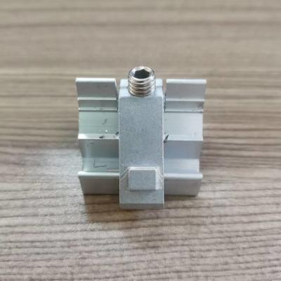 Chine Accessoires de porte et de fenêtre Porte de fenêtre en alliage d'aluminium Joint de coin / connecteur / support à vendre