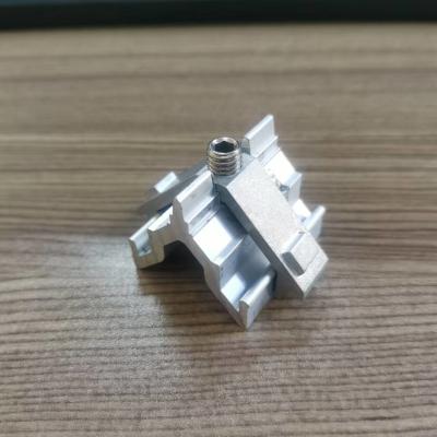 China Conector de perfiles de aluminio de conexión de 45 grados tipo V para conectores internos de aluminio en venta