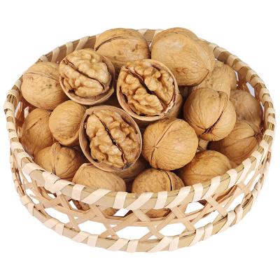 China Shell Wholesale Walnuts Healthy Snack Food Dry Roasted Flavored Nuts Salted Roasted Nuts for sale