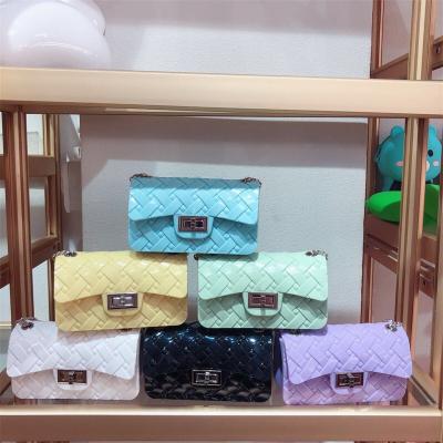 China Hot Lady PU Wholesale Chain Candy Color Freeze PVC Bag Shoulder Crossbady Bag For Women Clip Handbags for sale