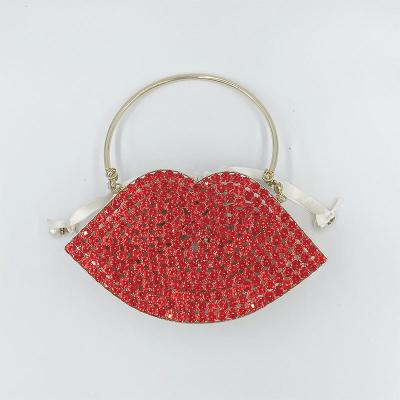 China Diamond 2021 wholesale Crystal Rhinestone Clutch Evening Bag for formal party lips shape purse Diamond Lipstick Purse for sale