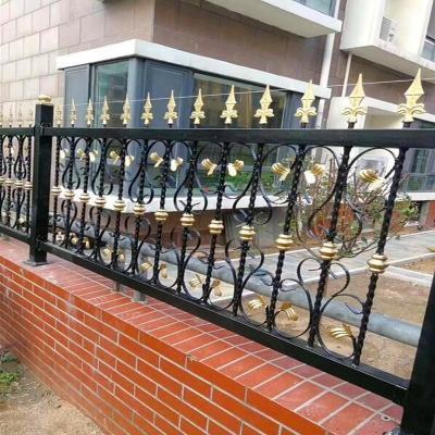 China Beautiful Easily Assembled High Quality Steel Tube House Fence In Safety Use For Long Time for sale