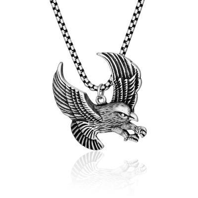 China Vintage 316 Stainless Steel Necklace Antique Silver Color Eagle Necklace For Hip Hop Boy Hawk Pendant Mens Vintage Jewelry for sale