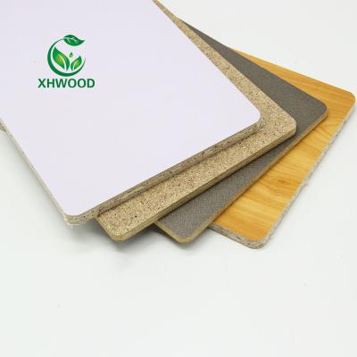 China Traditional matt or gloosy faced particle board, melamine flakeboards for sale