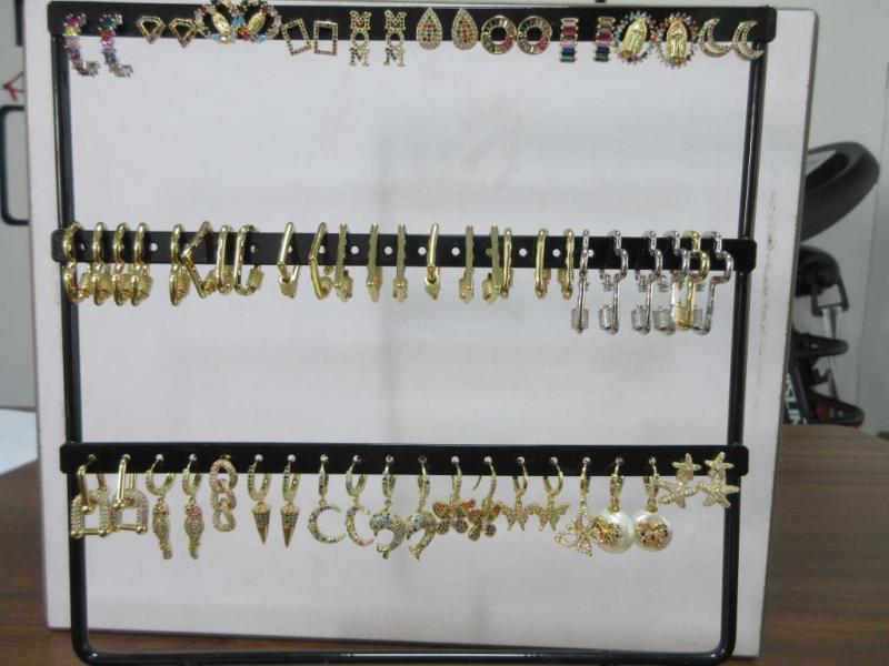 Verified China supplier - Yiwu Lintuu Jewelry Co., Ltd.