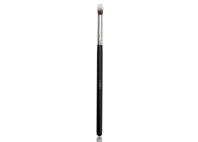 China Long Black Wood Handle Makeup Blending Brush For Diffusing Transition Colors for sale