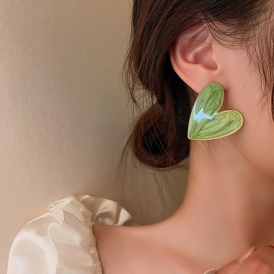 China Korean temperament oil dripping heart-shaped earrings friendly material personalized design green earrings for sale