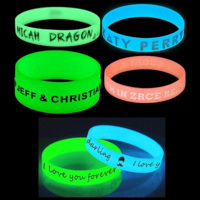 China CLASSIC Personalized Glow in the Dark Silicon Rubber Wrist Bands Wristbands for sale