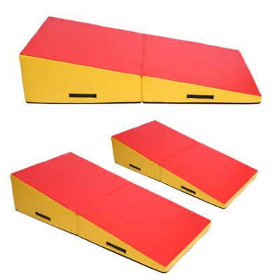 China Factory Direct Sale Safe High Density Wedge Mats Foam Kids Gym Training Folding Incline Soft Wedge Mats for sale