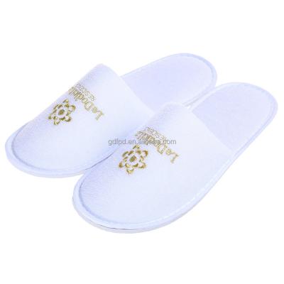 China Narrow Toe Hotel Slipper Hotel Supply Oem Disposable Cheap One Time Use Customized Logo Towel Hotel Slipper for sale