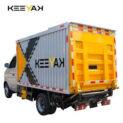 China Hotels Railed Barrel Garbage Truck Huaihai Wheelbase 2990mm Power 122 Hp for sale