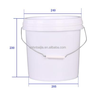 China Hot Sale 20L Food Grade 5 Gallon Plastic Water Bucket With Handle And Lids for sale