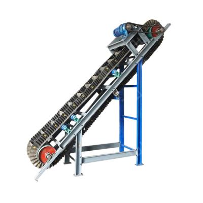 China Heat Resistant Belt Conveyor High Angle Inclination Sidewall Large Inclined Belt Conveyor For Coal/Cement/Stone for sale