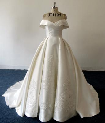 China Hot Selling Custom Made Ivory Anti-Static Off The Shoulder Ball Gown Sexy Floor Length Wedding Dress for sale