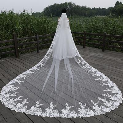 China Lace Edge Ivory Bridal Veil Lace Flower Lace Appliqued Wedding Veils With Comb for sale