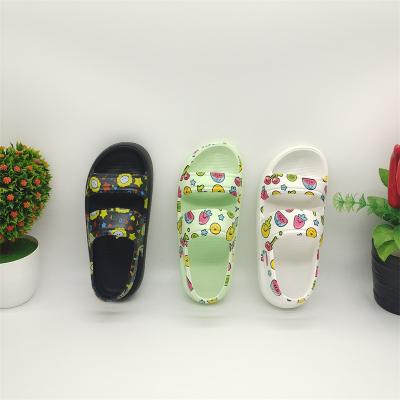 China Fashion trend 2022 summer fashion women flat sandals shoes simple ladies beach sandals slippers supplier for sale