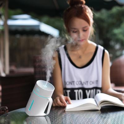 China Car Mini Home Air Humidifier USB Charging 7 Colors Night Light Mini Gift Desktop Creative Customization for sale