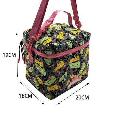 China Polyester Custom Design Insulated Cooler Bag Outdoor Food Delivery Cooler Bag for sale