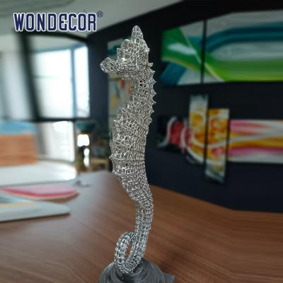 China Abstract Hollow Seahorse Casting Stainless Steel Sculpture Smooth Texture zu verkaufen