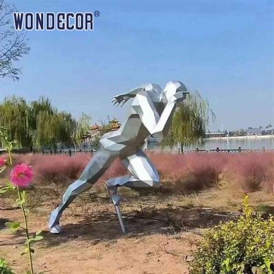 China Outdoor Garden Metal Forging Technology Geometric Sports Men's Stainless Steel Sculpture en venta