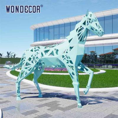 中国 Large outdoor metal forging geometric animal hollow horse stainless steel sculpture 販売のため