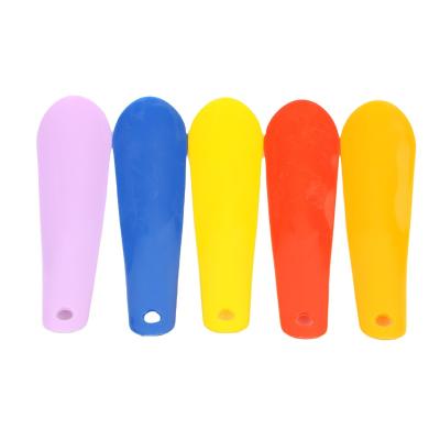 China Essential high quality plastic short shoe horn factory price durable high quality portable home for sale