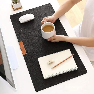 China Durable Portable Lightweight Anti-Slip Felt Desk Mat With Leather Pencil Sleeve for sale