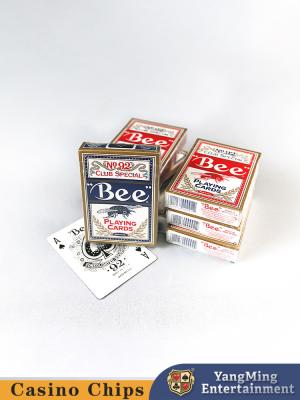 Chine Cartes de jeu américaines originales de casino d'abeille du club 92 de tisonnier avec le papier de noyau noir UV à vendre