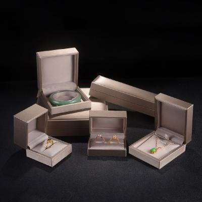 China Custom Eco-friendly Luxury PU Leather Jewelry Box Sets Gift Boxes Ring Pendant Packaging for sale