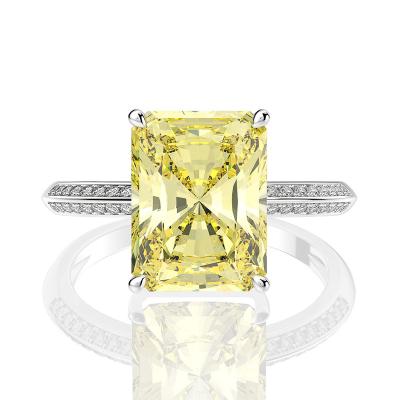 China CLASSIC Jewelry 925 Silver Shiny Radiant Cut Zirconia Yellow Gold Diamonds Ring With for sale