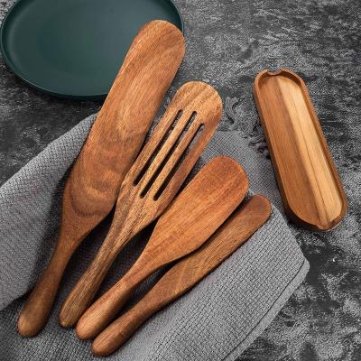 China Sustainable Ustensiles De Cuisine En Gros Acacia Kitchen Utensils Set Wooden Cooking Utensil Set Cookware Sets With Spoon Rest for sale