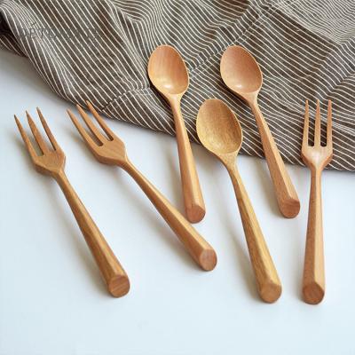 China Sustainable Wholesale Japanese Restaurant Student Portable Natural Beech Bamboo Wooden Knife Fork Spoon Flatware Cutlery Set For Travel for sale