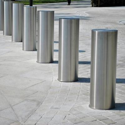 China Good high price curbs anti terrorism 304 stainless steel 316 bollard carbon stainless steel anti crash bollard for sale