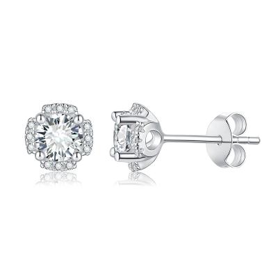 China CLASSIC White Gold Fashion Stud Earring Women 1 Carat Brilliant Cut Moissanite Diamond Earring Jewelry for sale