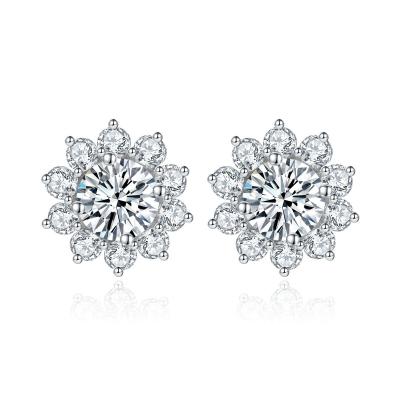 China CLASSIC White Gold Plated 925 Sterling Silver 0.5ct Moissanite Women Stud Earrings Jewelry for sale